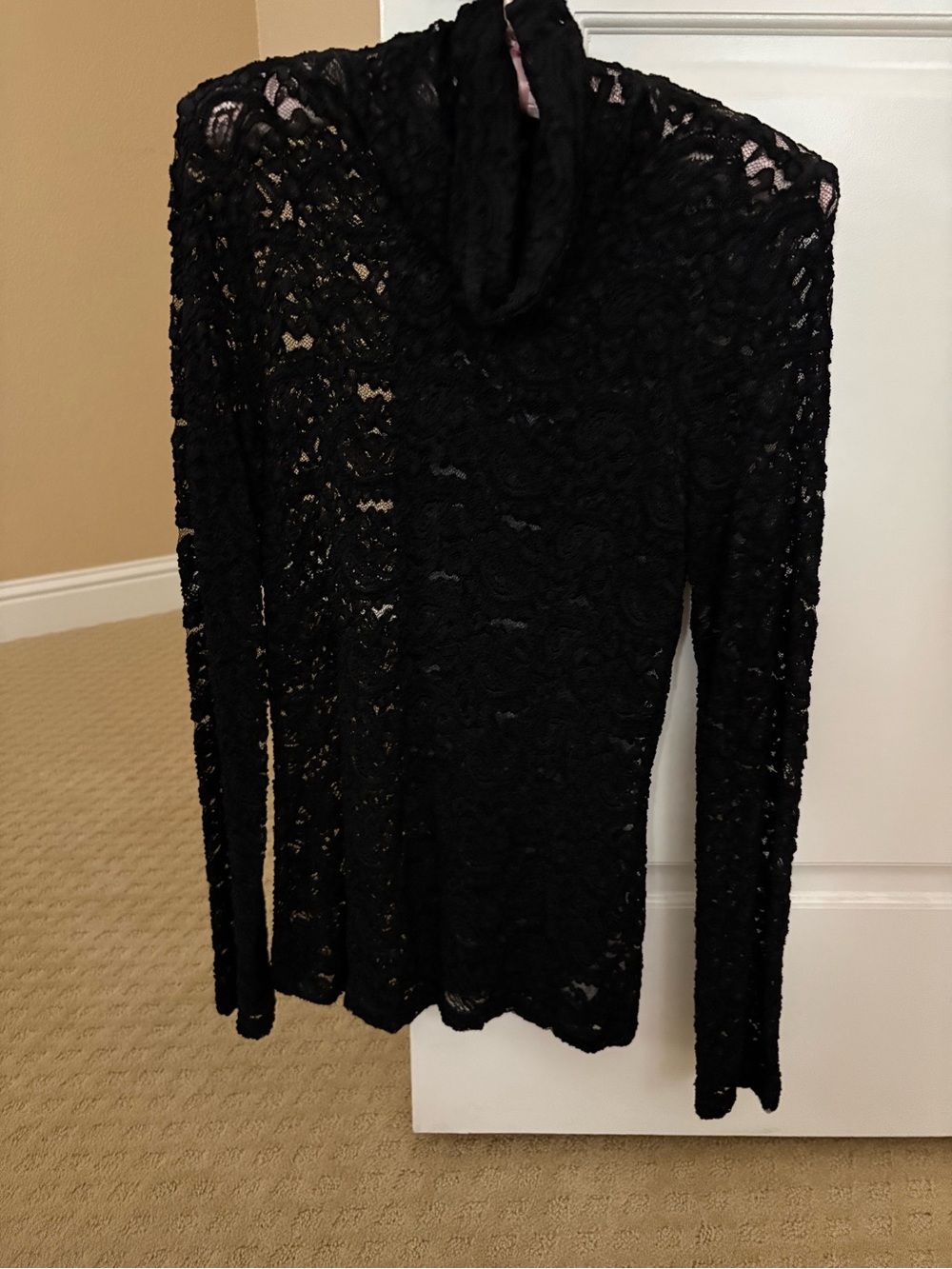 KAREN KANE BLACK FLORAL LACE TURTLNECK STYLE 3L78156 – SIZE M